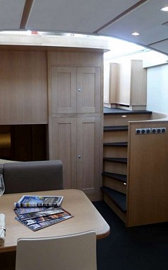 Dining 53'motor yacht